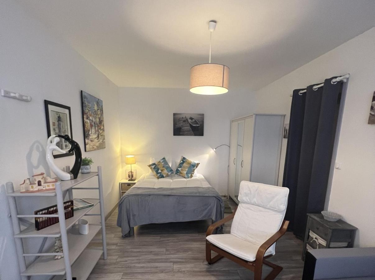Le P'Tit Gris Apartment Rochefort  Exterior photo